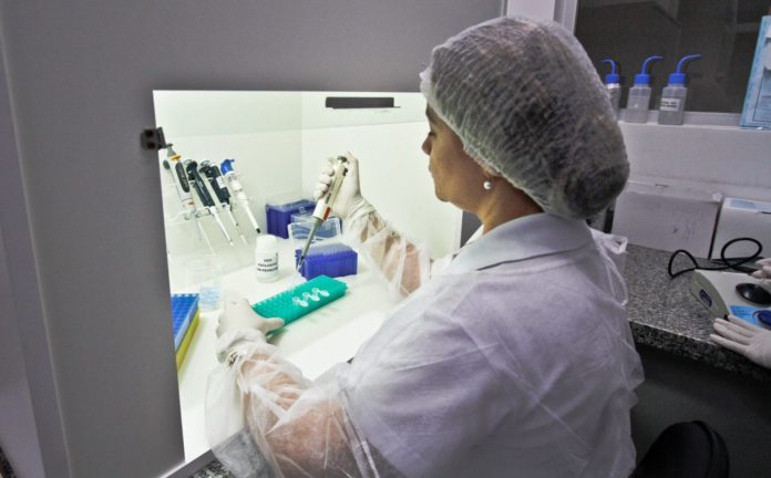 laboratorio_lacen_CORONAVIRUS-696x432