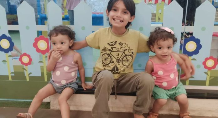 crianca Irmão pode salvar a vida de gêmeas com doação de medula óssea (Falava Povo)